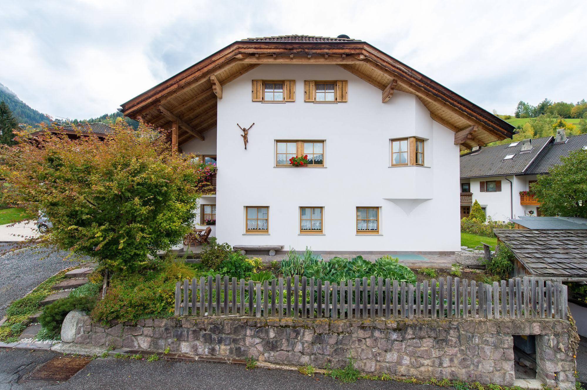 Apartments Cesa Ploner Ortisei Exteriör bild